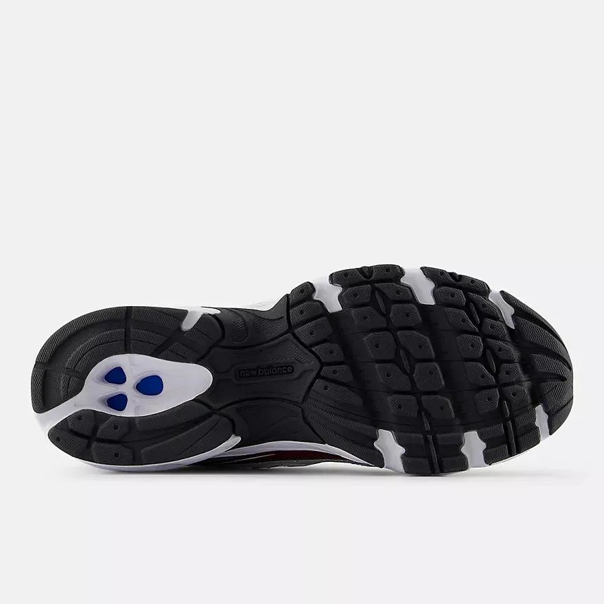 740 Sneaker (Mercury Red   White   Castlerock)