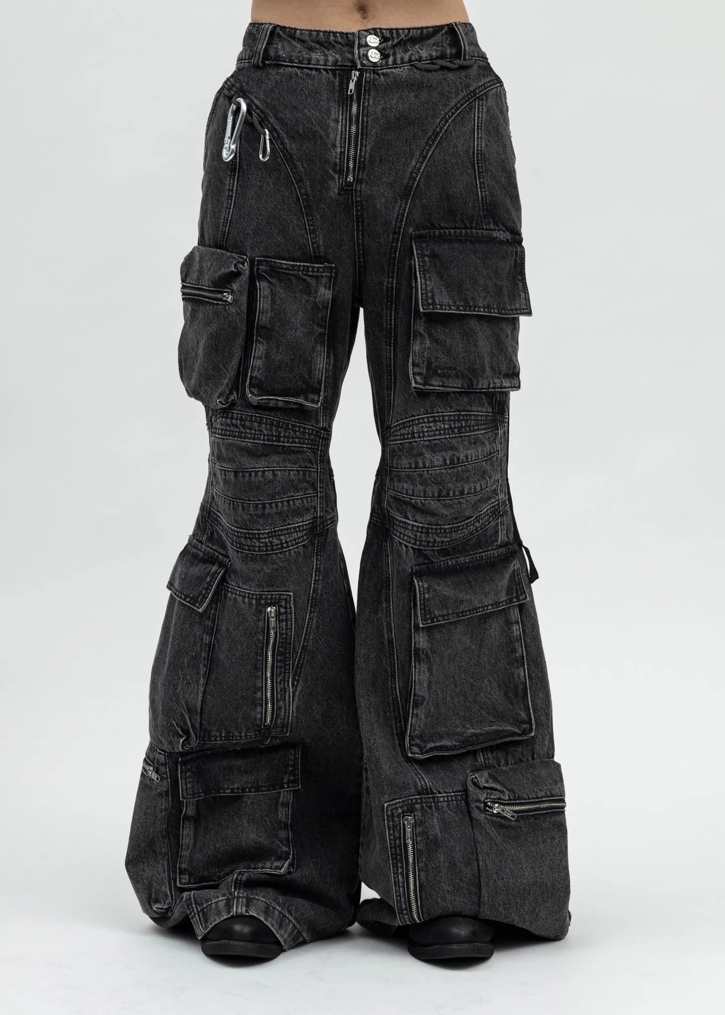 BLACK CAMPING CARGO JEANS