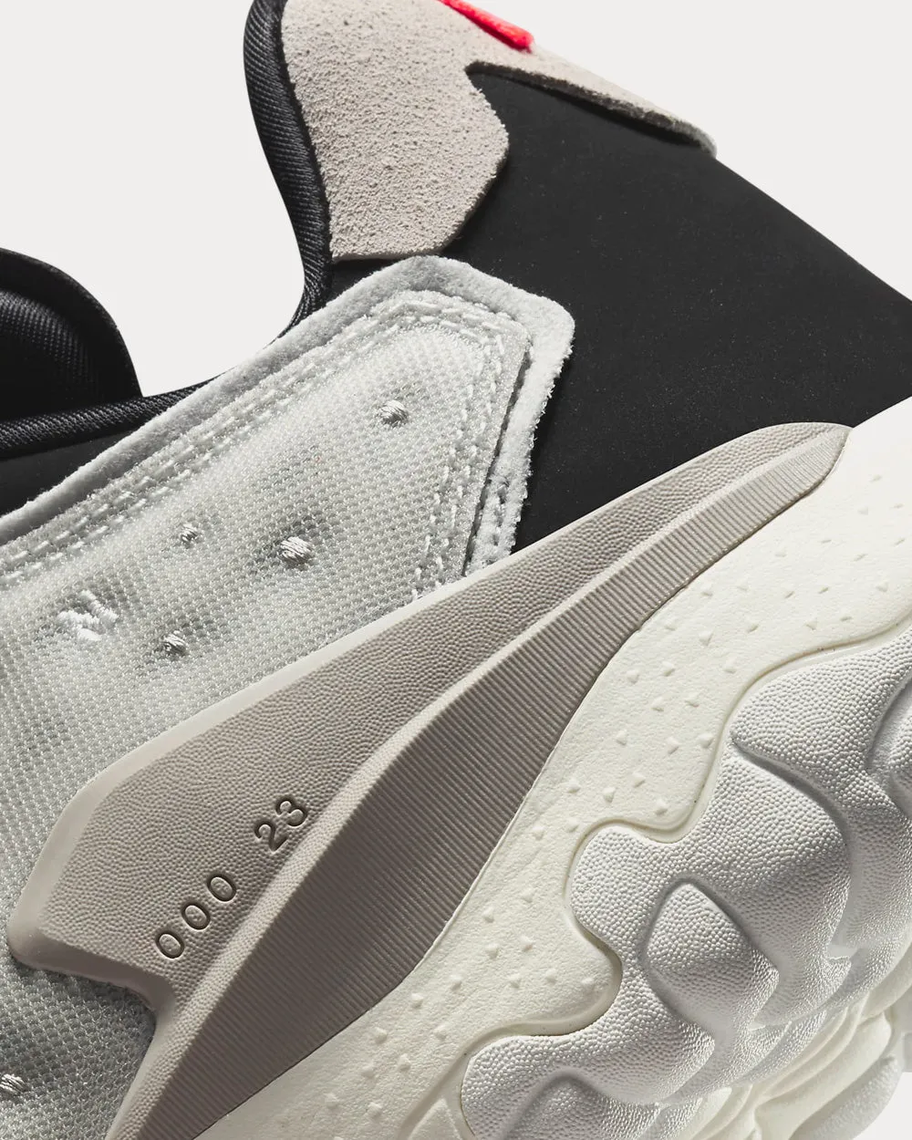 Delta 2 Grey Fog / Sail / College Grey / Black Low Top Sneakers