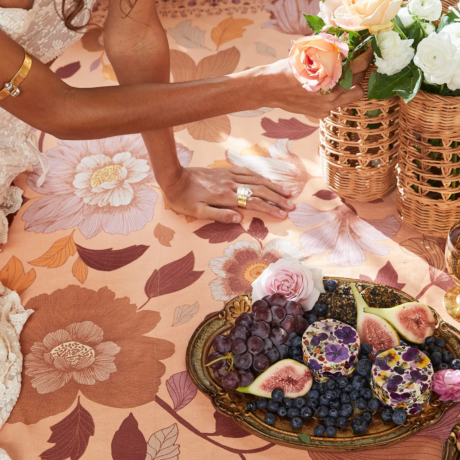 Grande Fleur Picnic Rug