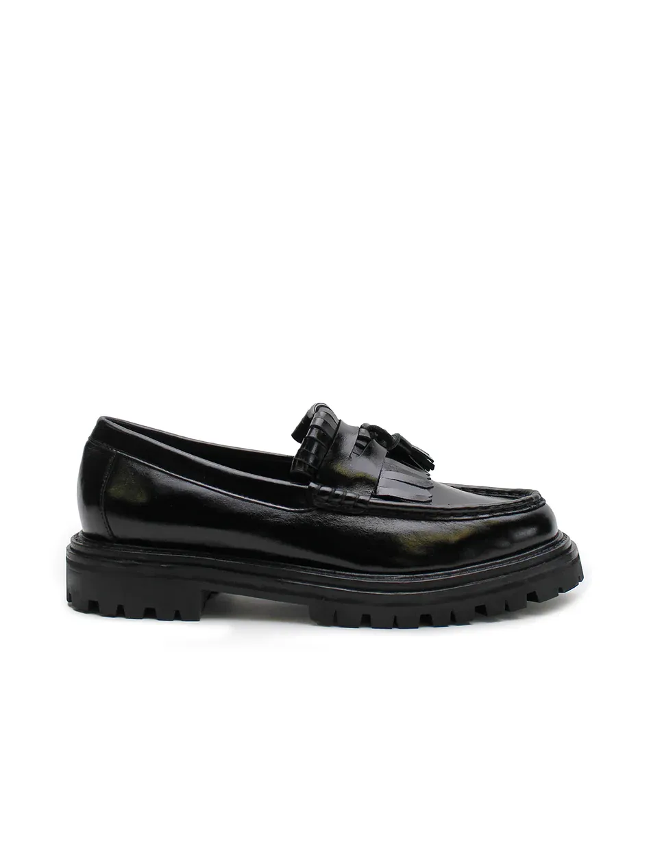 La Tribe: Isla Tassel Loafer - Black