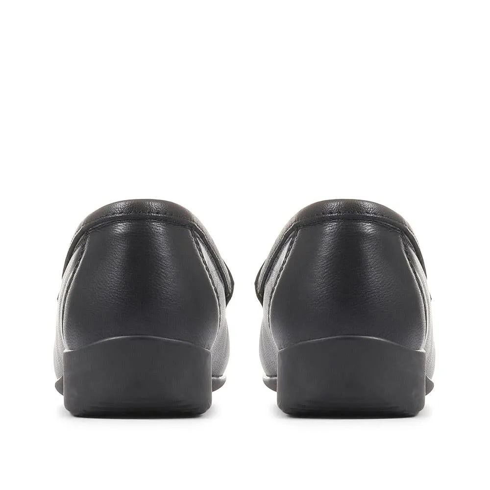 Leather Tassel Loafers  - CONT25000 / 309 198
