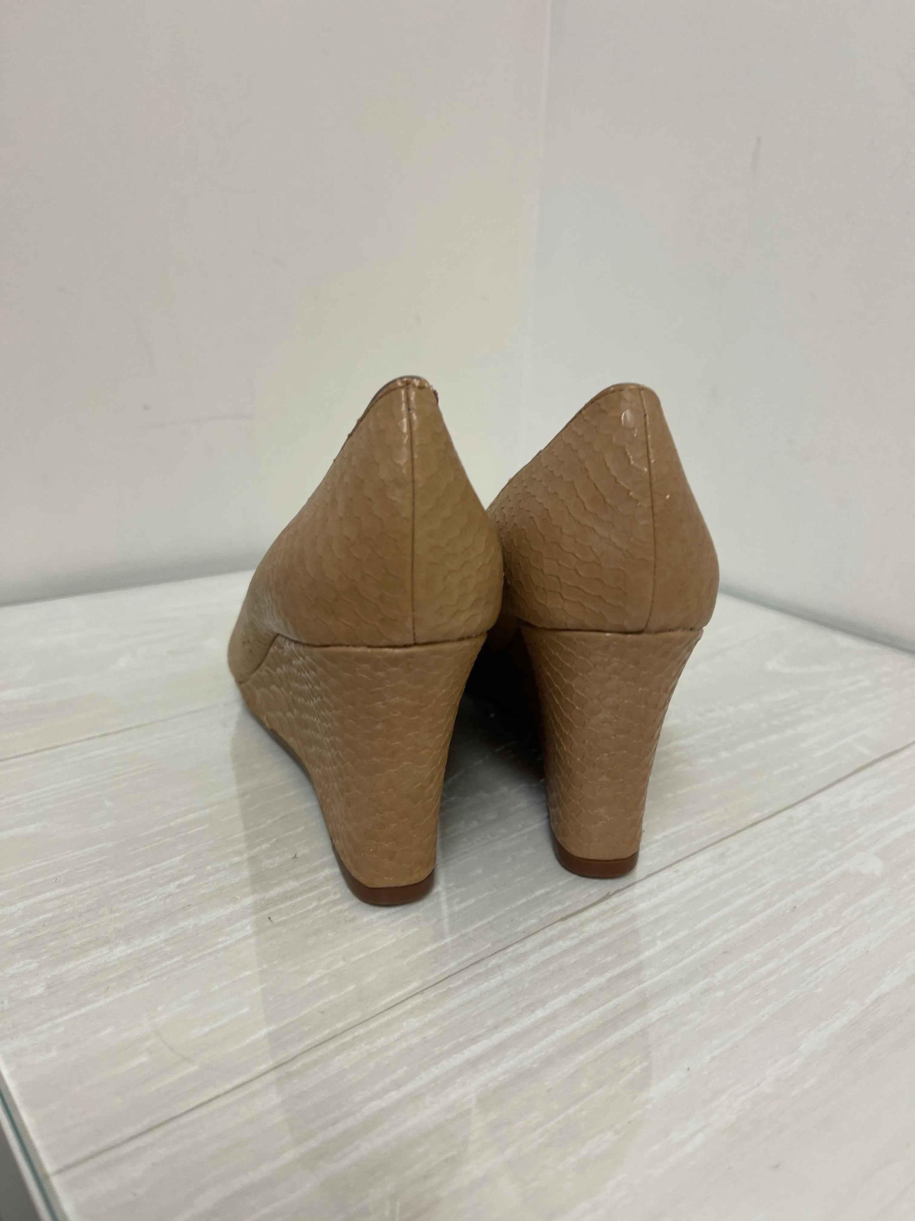 Shoes Heels Wedge By Lindsay Phillips In Gold, Size: 6.5