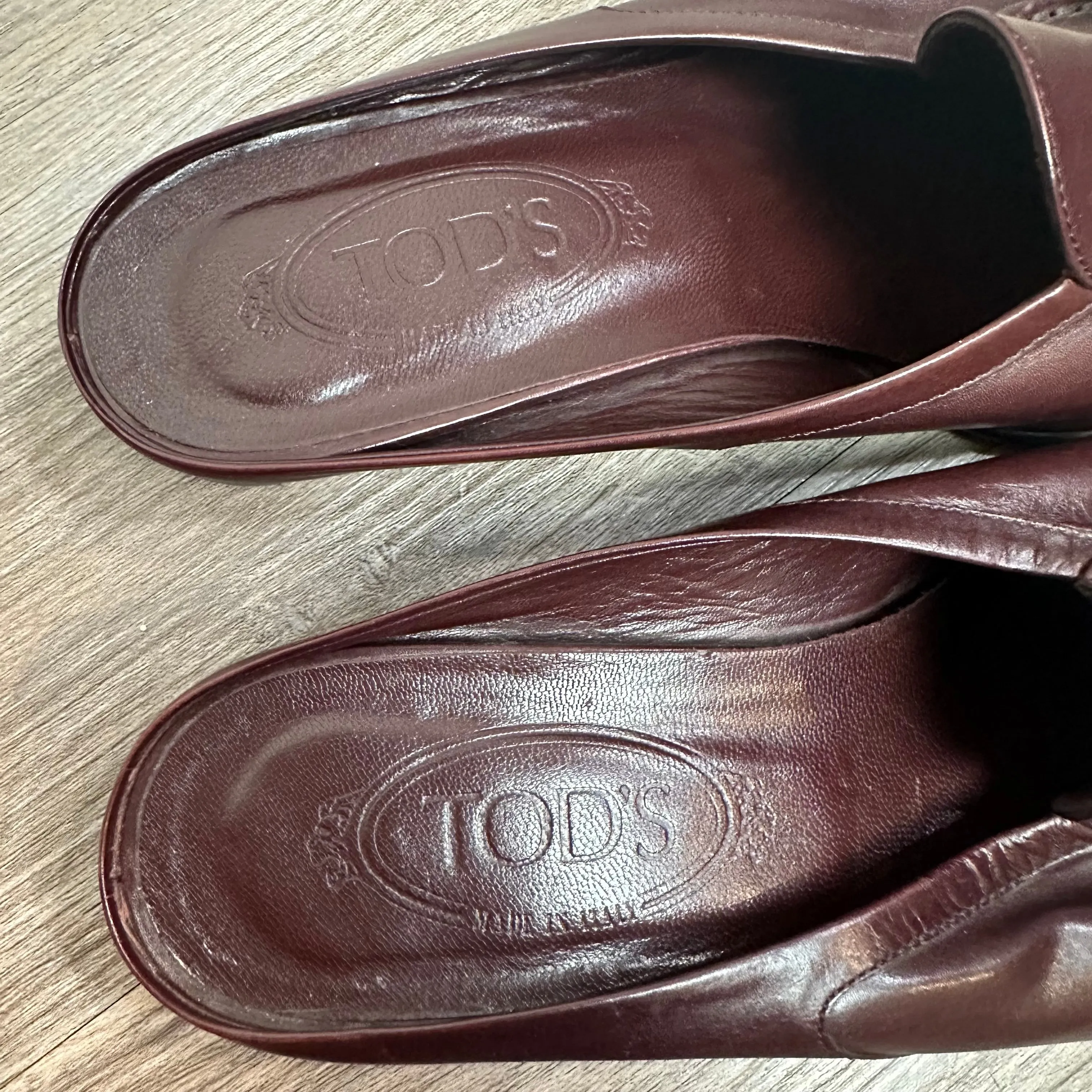 Tod's Loafers Burgundy Red Leather Slip On Tassel Low Heel Stitched Backless Mules 10
